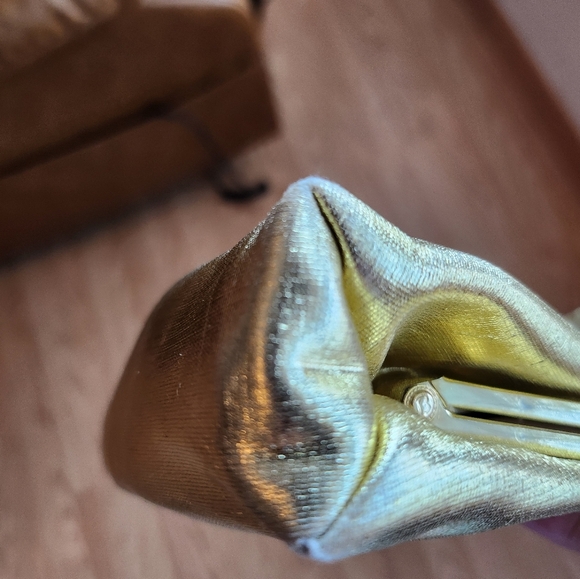 Elegant Gold Women's Clutch - Picture 15 of 17